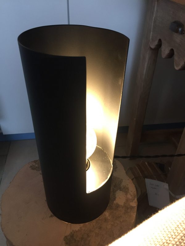 Tafellamp   cylinder met open gleuf