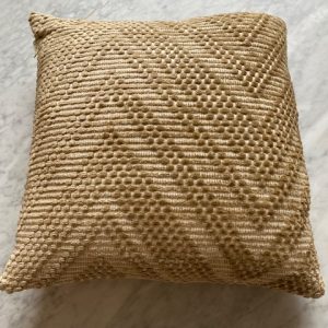 kussen 43 x 43 vulling dons donker beige zig zag